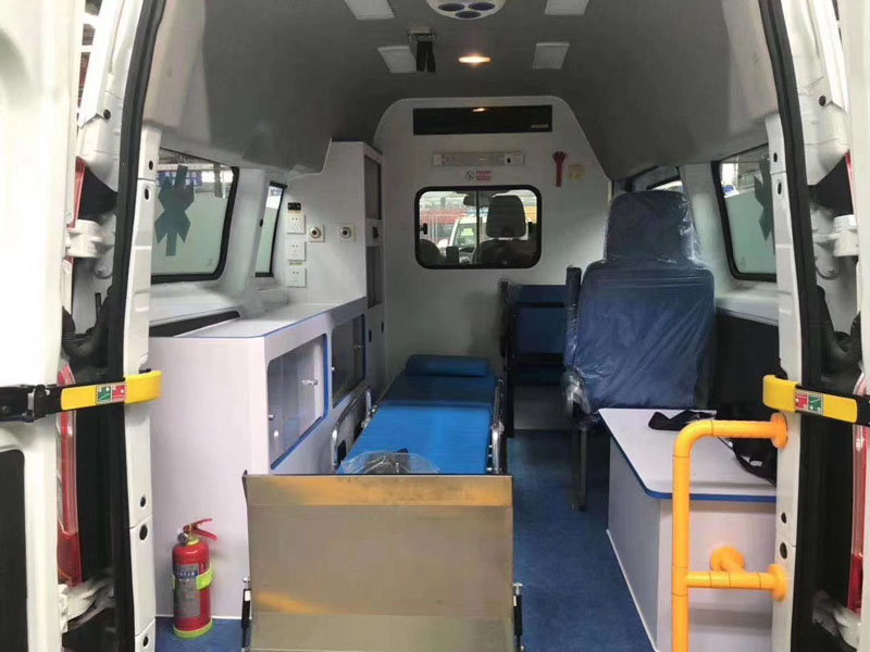 福特V362汽油版轉運型救護車