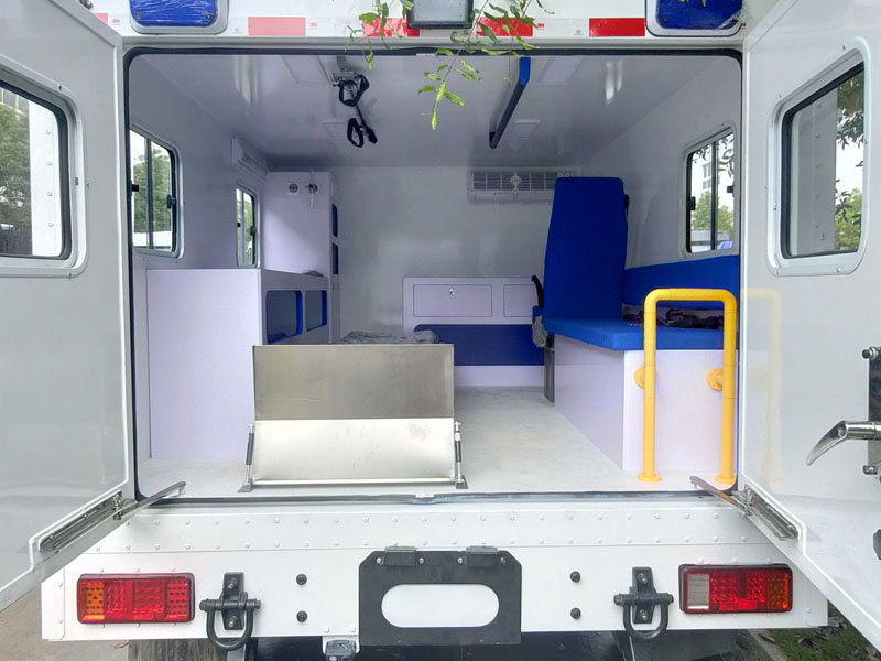 東風(fēng)猛士越野型救護(hù)車（柴油）