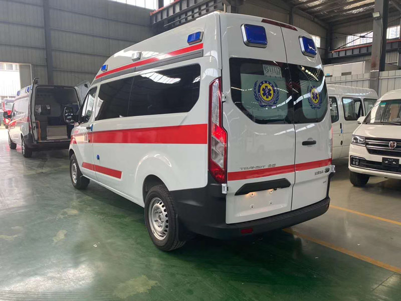 福特汽油V362監(jiān)護(hù)型救護(hù)車(chē)