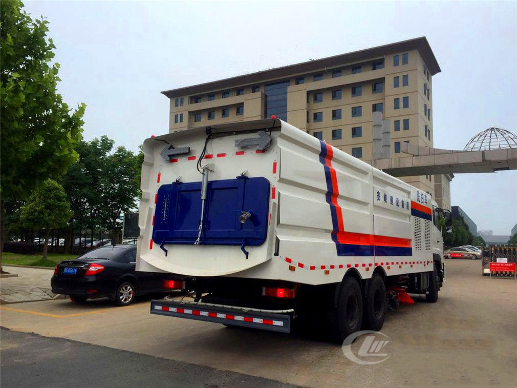 13方水 9方塵東風(fēng)天龍后雙橋 洗掃車(chē)
