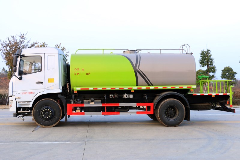 國六D3L東風(fēng)專底12噸灑水車