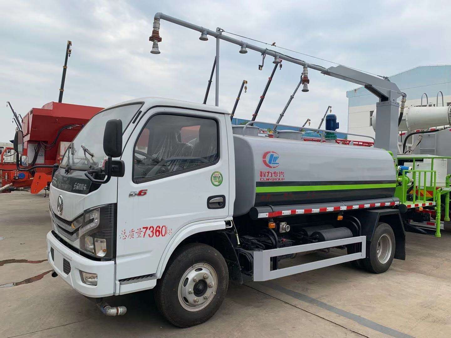 復(fù)工消毒--東風(fēng)多利卡車(chē)輛通過(guò)消毒車(chē)