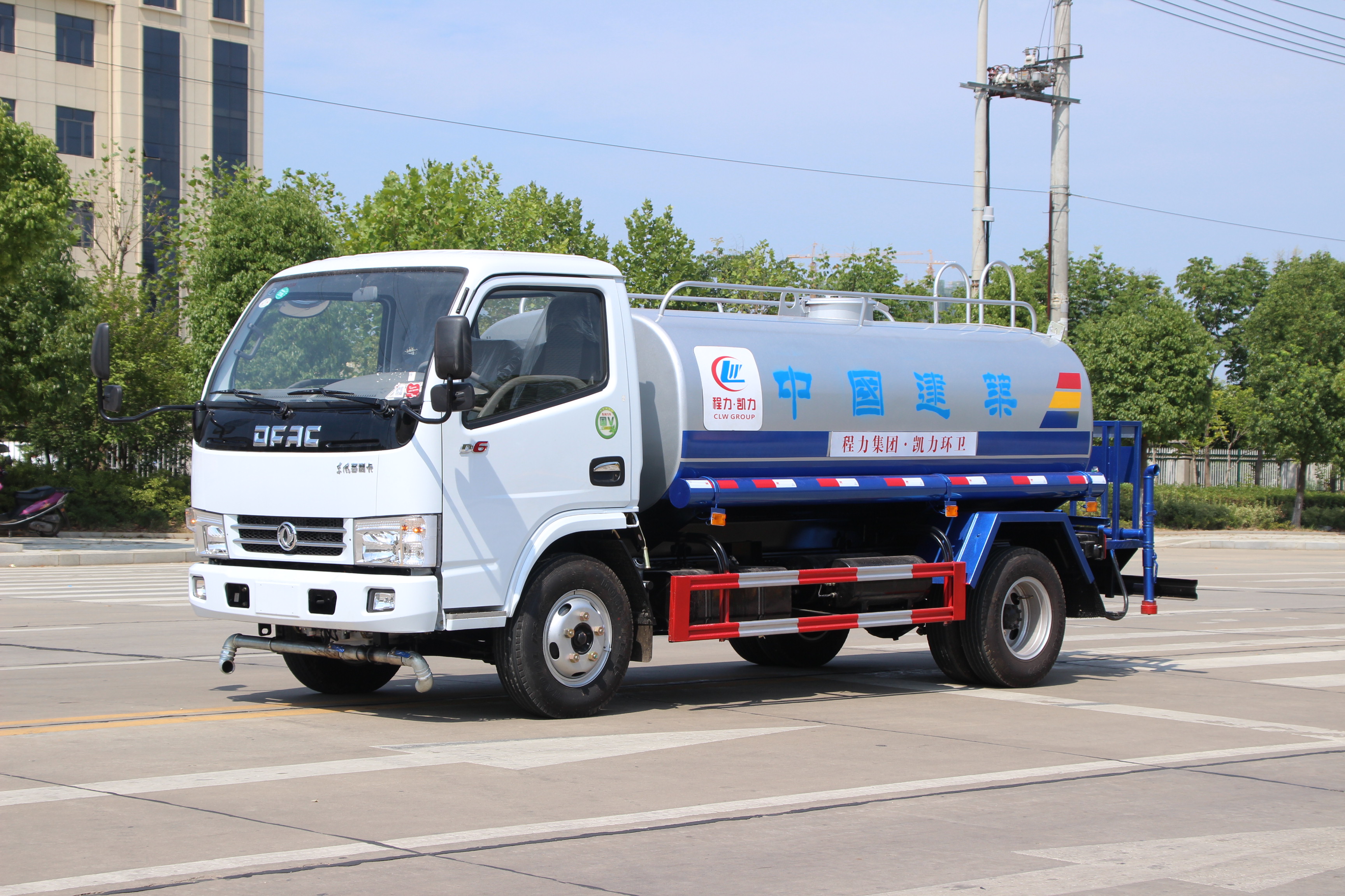 環(huán)衛(wèi)車廠家教您幾招灑水車在使用中的一些小技巧