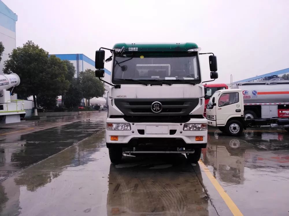 重汽斯太爾16噸抑塵車價(jià)格_16噸霧炮車價(jià)格_程力灑水車