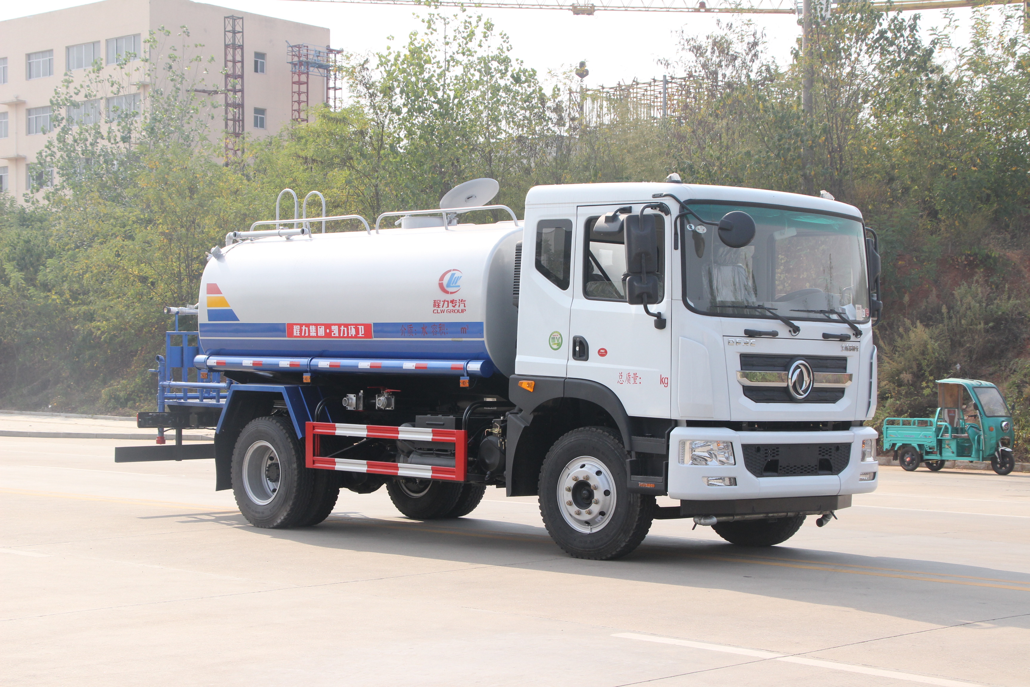 東風(fēng)灑水車(chē)價(jià)格_D9灑水車(chē)價(jià)格_湖北程力灑水車(chē)廠家