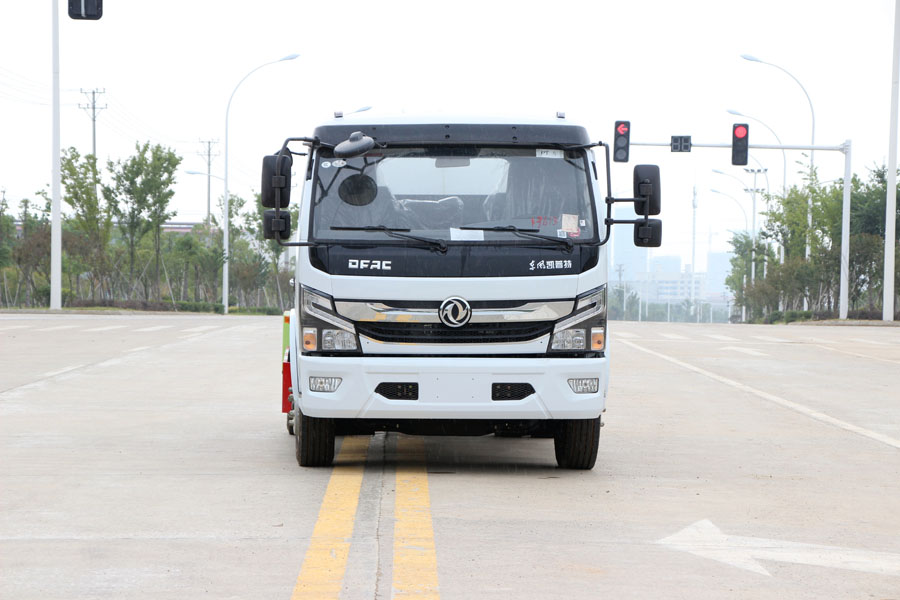 國(guó)六9方東風(fēng)灑水車_凱普特灑水車_程力灑水車