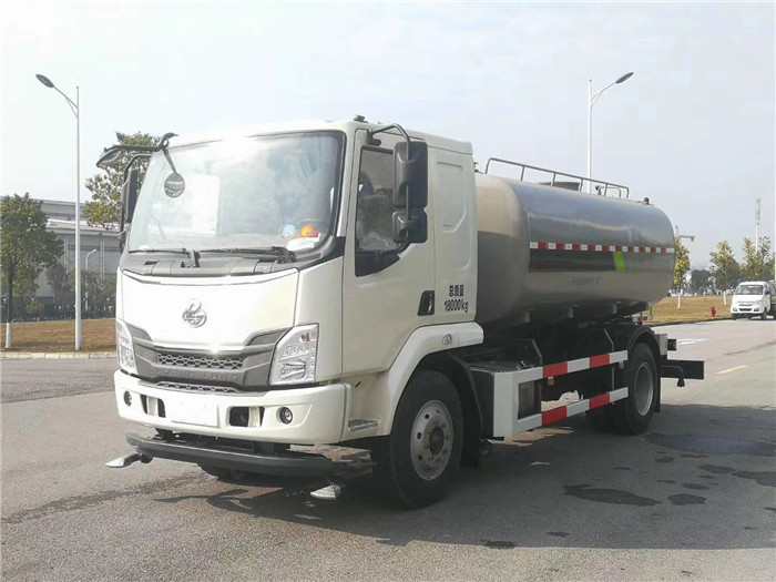國(guó)六柳汽乘龍灑水車(chē),東風(fēng)12噸環(huán)衛(wèi)綠化灑水車(chē),程力灑水車(chē)