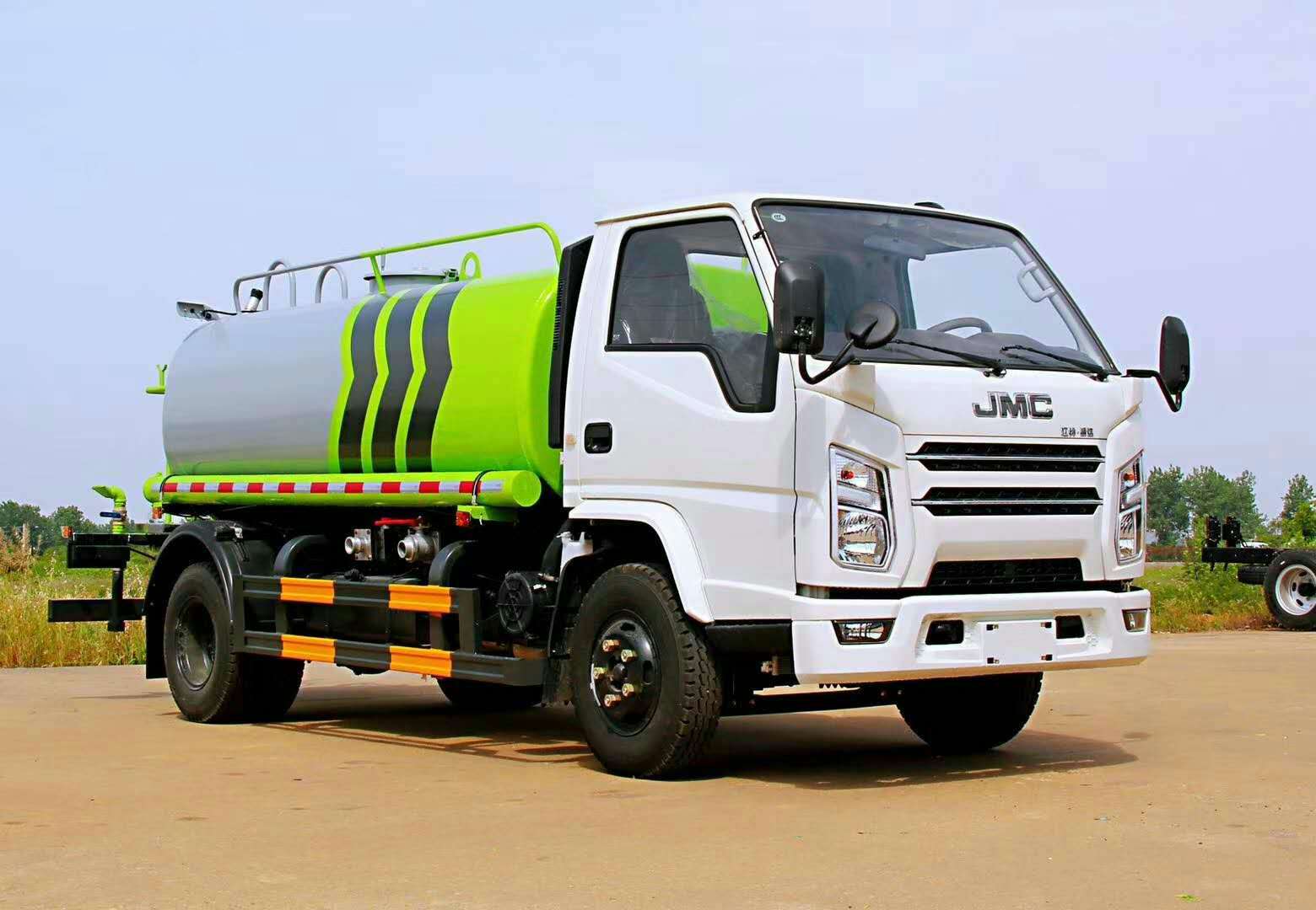 江鈴順達(dá)5噸環(huán)衛(wèi)灑水車_綠化噴灑車