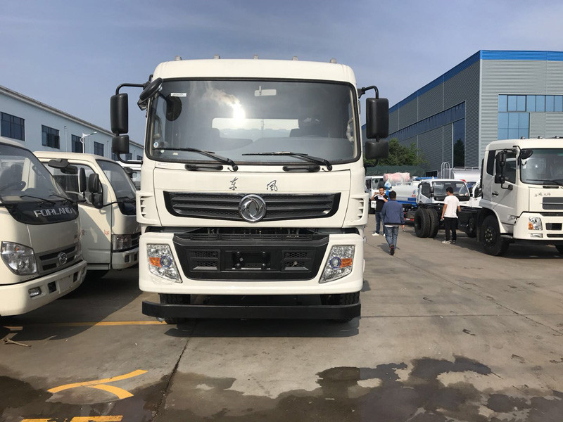20噸東風(fēng)后八輪環(huán)衛(wèi)灑水車_綠化噴灑車