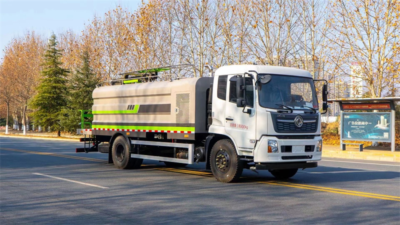 東風(fēng)天錦光伏清洗車