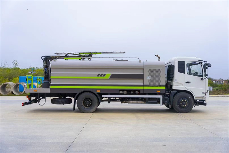 東風(fēng)天錦光伏清洗車