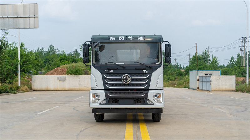 22方東風(fēng)華神T5綠化噴灑車