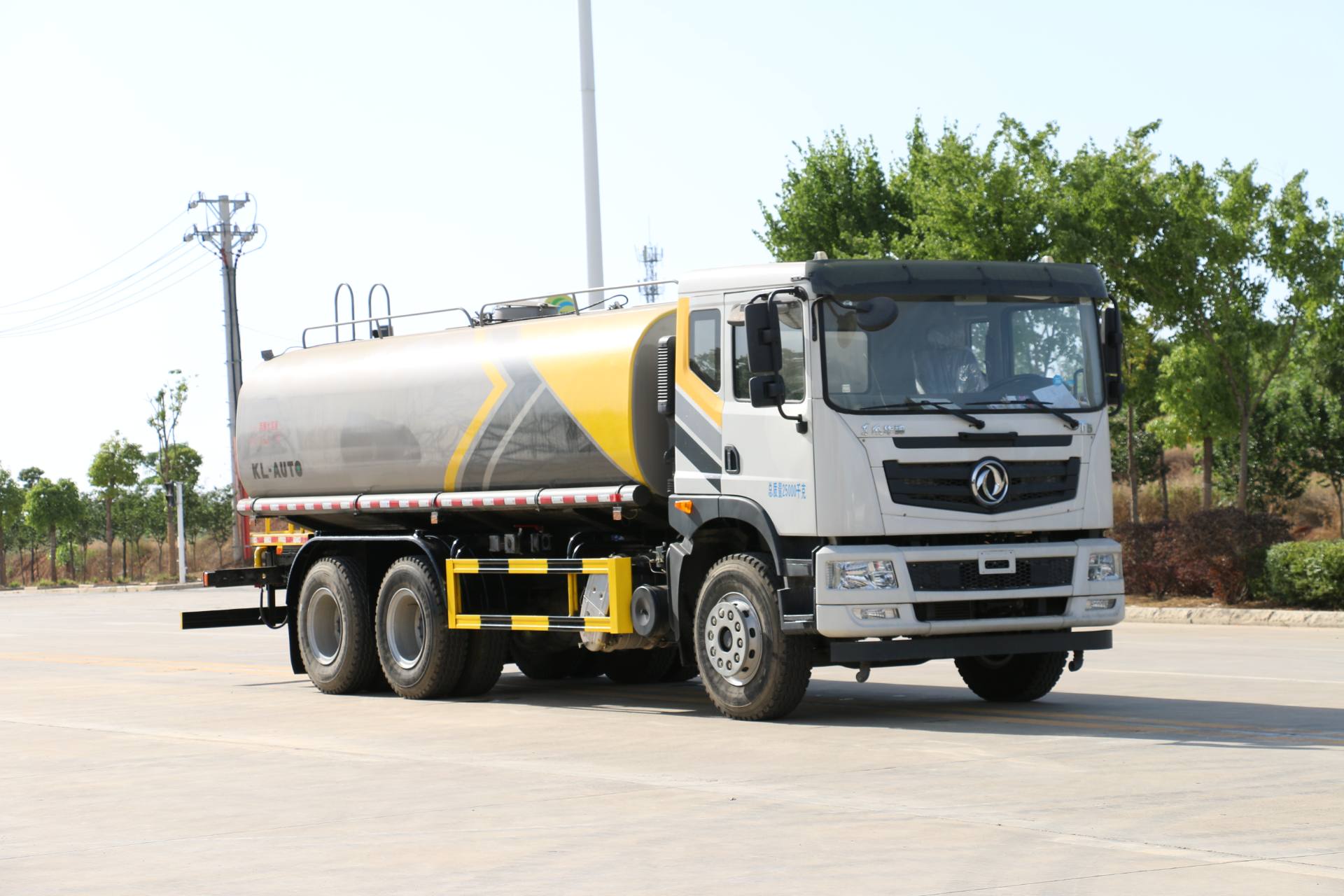 東風(fēng)T5后雙橋20方綠化噴灑車