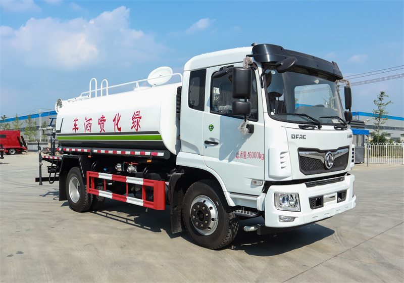 12方東風(fēng)福瑞卡綠化噴灑車