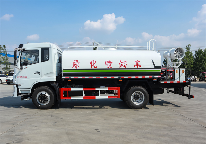 12方東風(fēng)福瑞卡綠化噴灑車