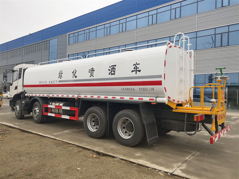 27方東風(fēng)天錦綠化噴灑車(chē)