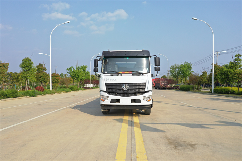 20方東風專底霧炮灑水車
