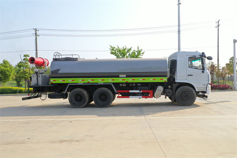 20方東風專底霧炮灑水車