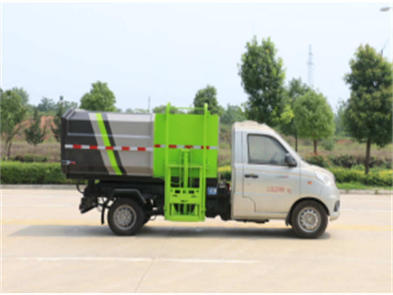 國(guó)六福田3方掛桶垃圾車(chē)