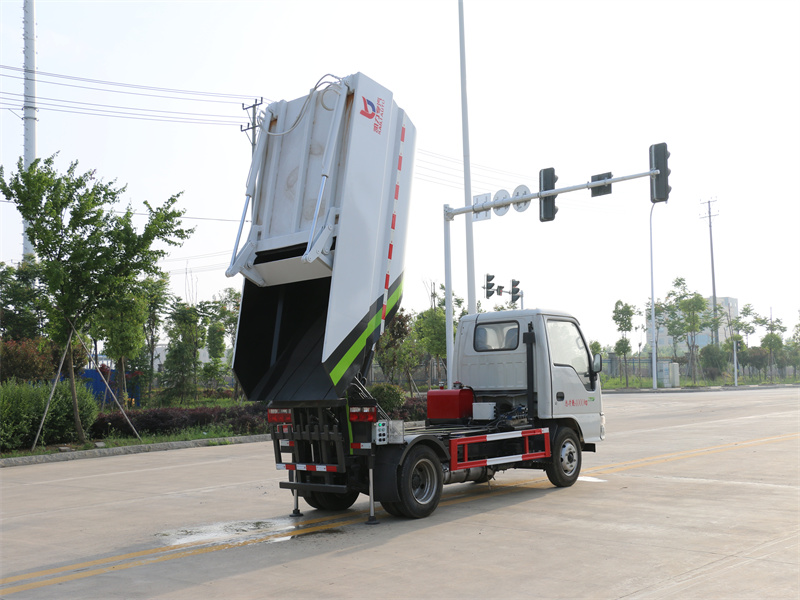 國(guó)六江淮康玲3方無(wú)泄漏汽油垃圾車