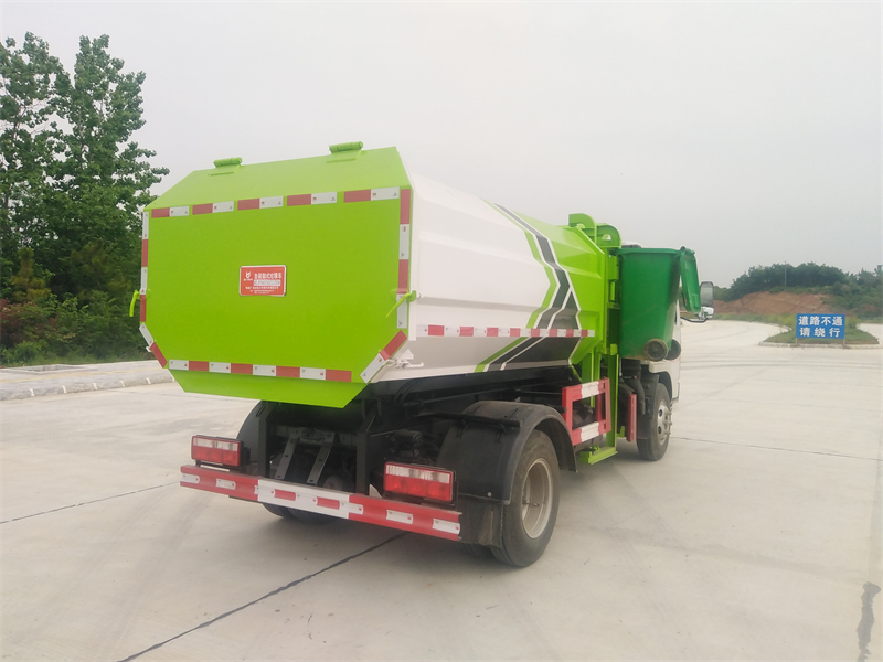 國六東風5方掛桶垃圾車