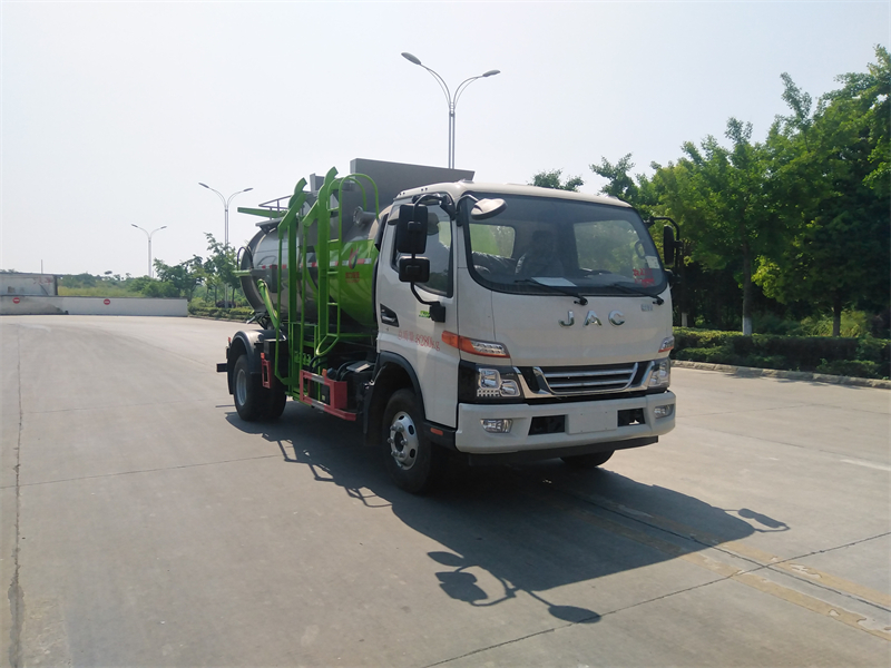 江淮駿鈴V7圓罐7方餐廚垃圾車