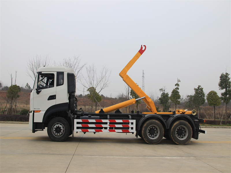 東風(fēng)天龍車廂可卸式垃圾車
