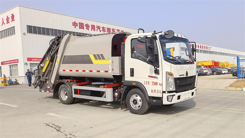 7方重汽豪沃垃圾壓縮車