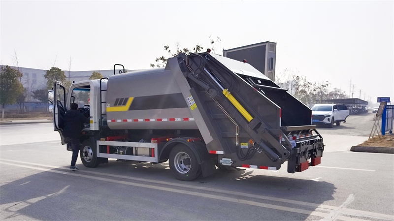 7方重汽豪沃垃圾壓縮車
