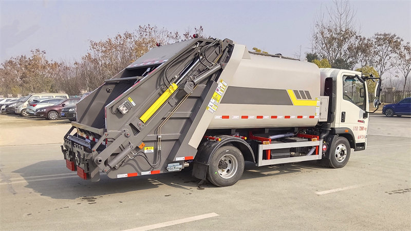 7方重汽豪沃垃圾壓縮車
