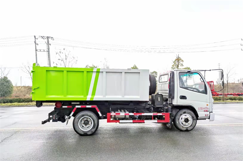 藍(lán)牌凱馬勾臂垃圾車