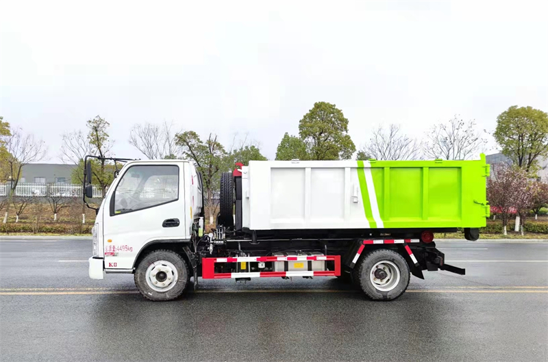 藍(lán)牌凱馬勾臂垃圾車