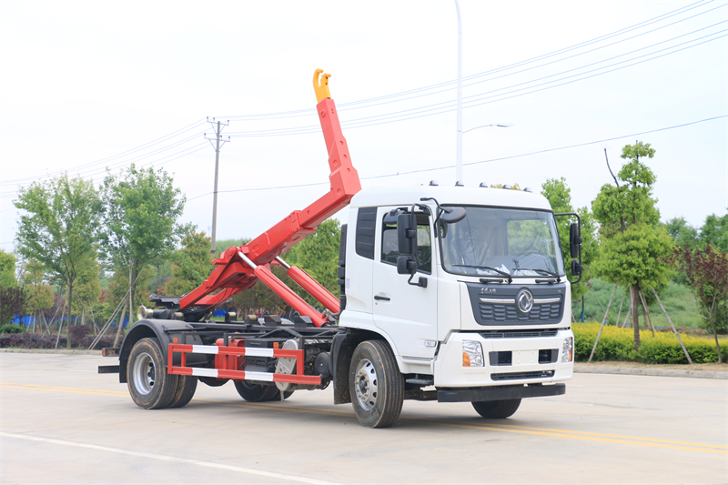 東風(fēng)天錦勾臂垃圾車