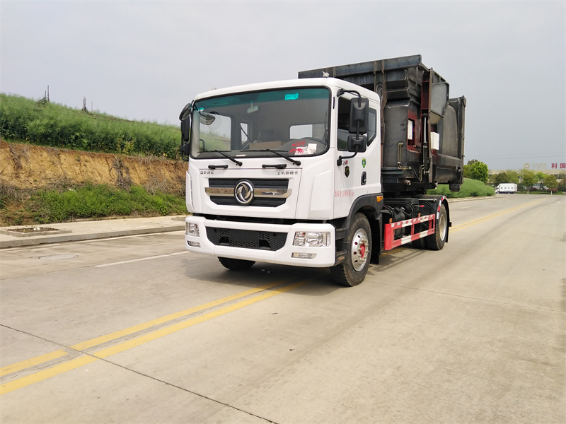東風(fēng)多利卡D9勾臂垃圾車