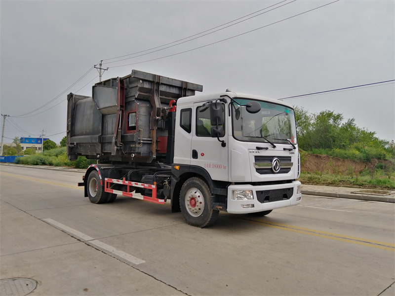 東風(fēng)多利卡D9勾臂垃圾車