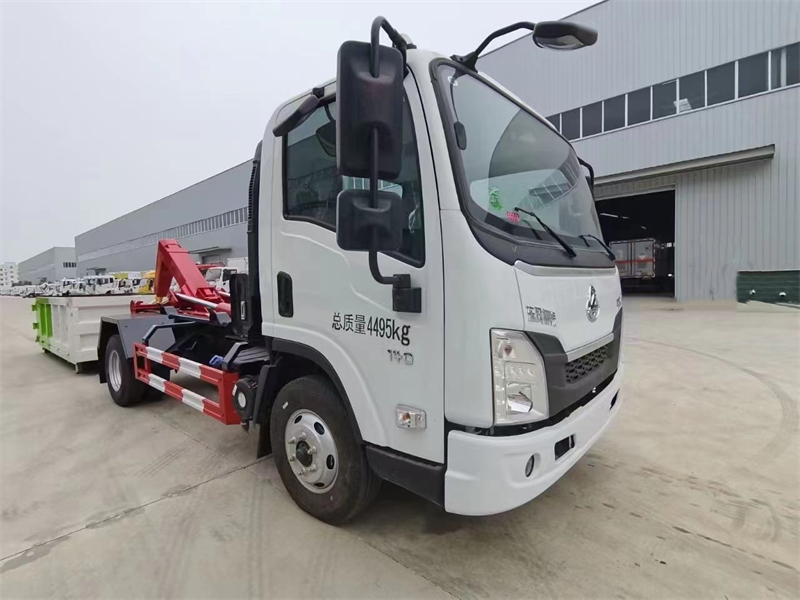 柳汽乘龍藍(lán)牌勾臂垃圾車