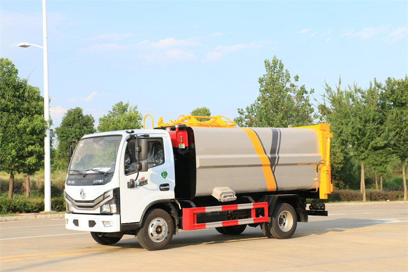 東風(fēng)藍(lán)牌7方掛桶壓縮垃圾車