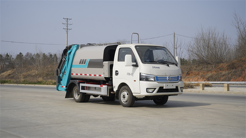 純電動(dòng)?xùn)|風(fēng)華神5方壓縮垃圾車