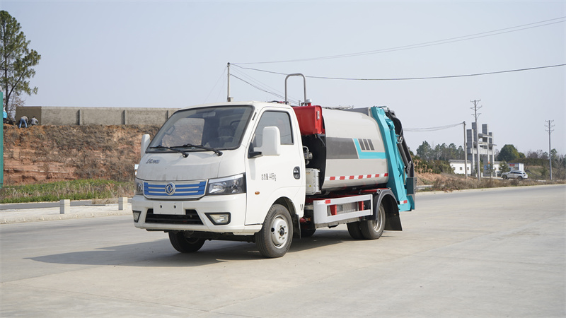 純電動(dòng)?xùn)|風(fēng)華神5方壓縮垃圾車(chē)