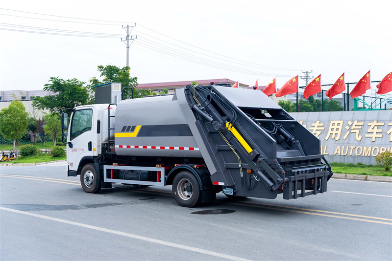 7方柳汽乘龍壓縮垃圾車