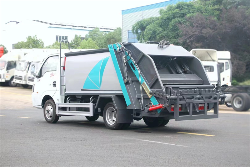東風藍牌地下室壓縮垃圾車