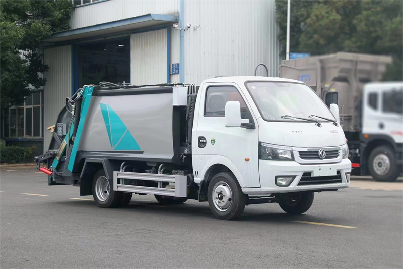 東風藍牌地下室壓縮垃圾車