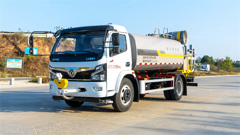 東風(fēng)福瑞卡9方噴霧抑塵灑水車(chē)