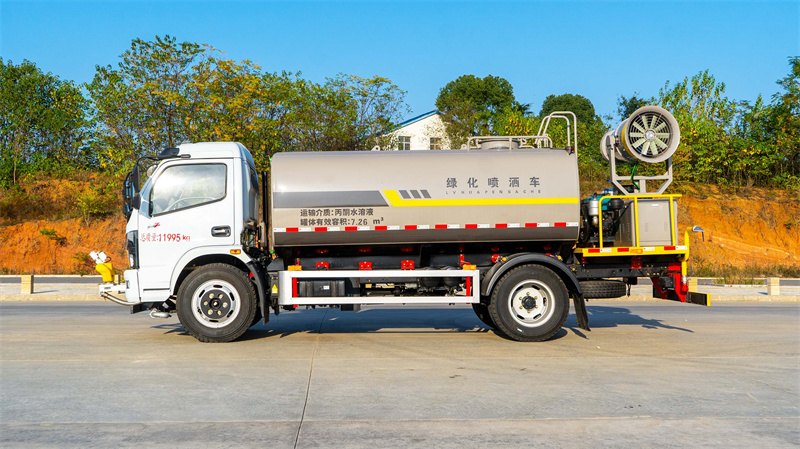 東風(fēng)福瑞卡9方噴霧抑塵灑水車