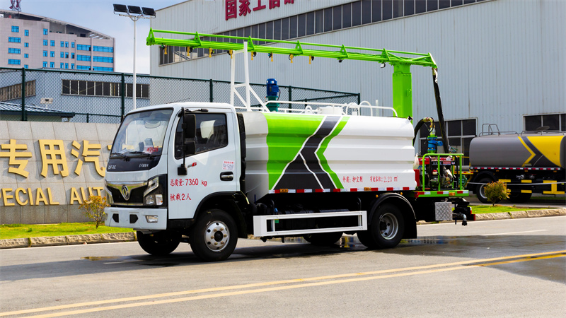 6方東風(fēng)多利卡鐵路抑塵車(chē)