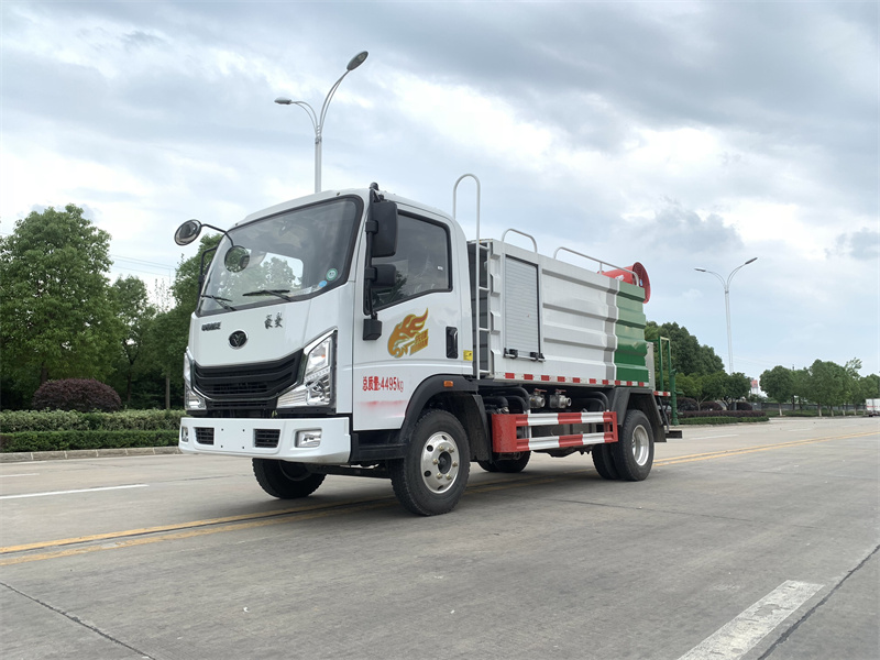 重汽豪曼7方藍(lán)牌霧炮抑塵灑水車(chē)