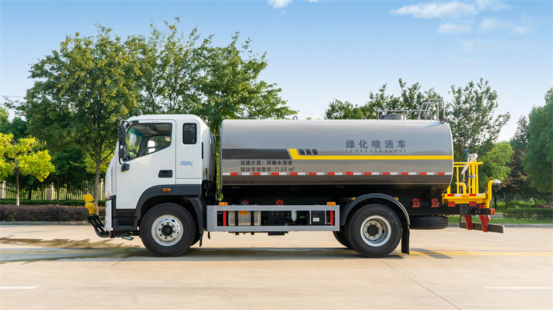 福田歐航15方綠化噴灑車