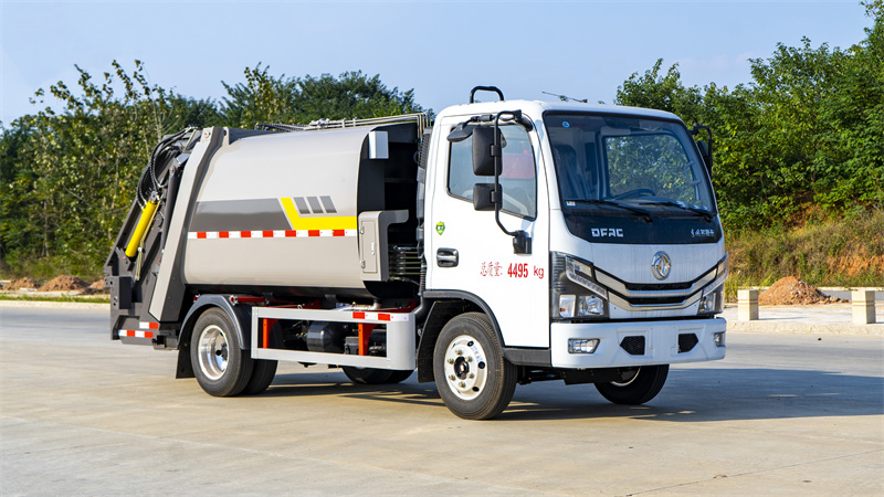 東風(fēng)多利卡藍(lán)牌5方壓縮垃圾車(chē)