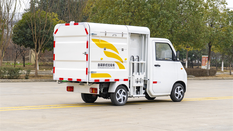 純電動(dòng)吉利活躍神童自裝卸式垃圾車
