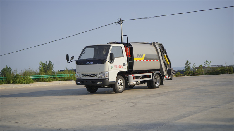 藍(lán)牌江鈴順威壓縮垃圾車(chē)